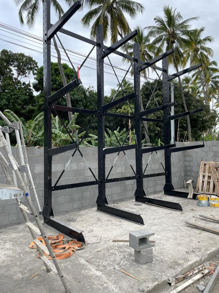 Rack cantilever de stockage monté sur site
